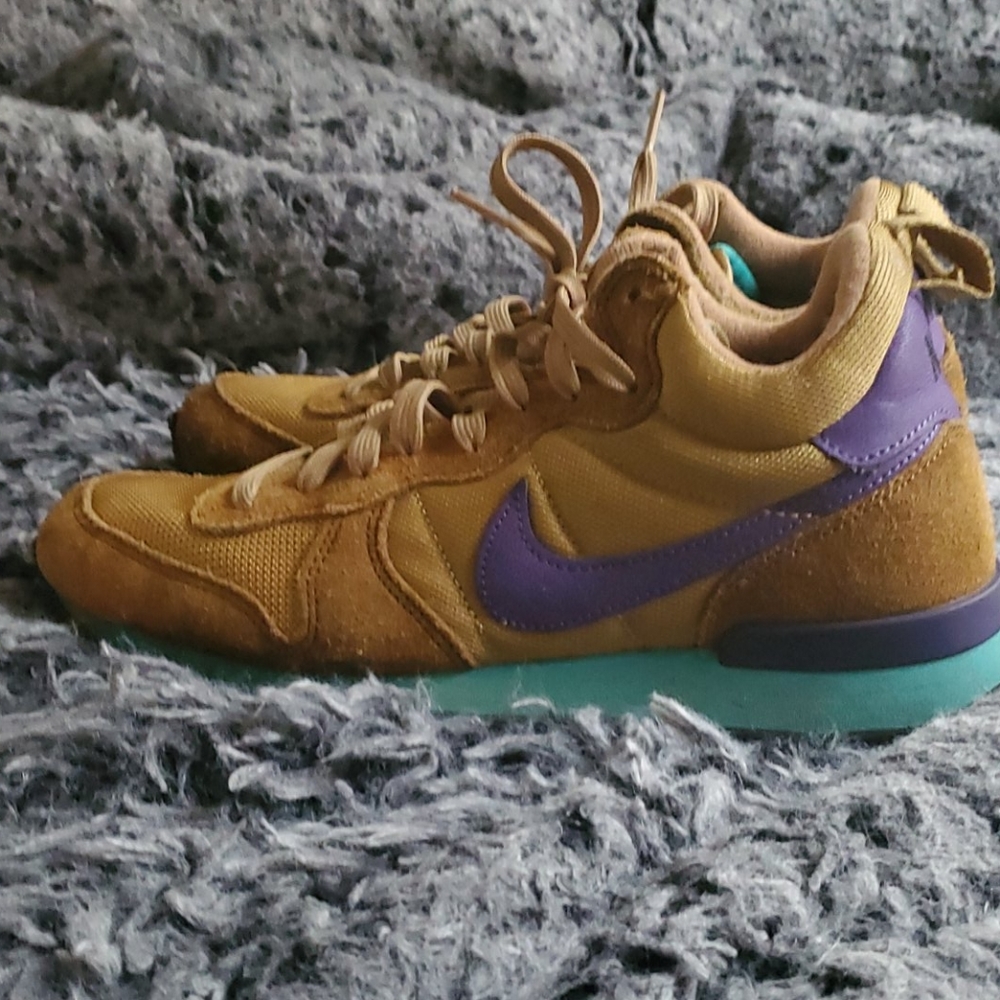 Nike Internationalist